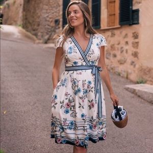 NWT Gal Meets Glam Teresa Floral Wrap Dress